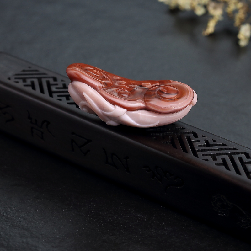 红白料南红仙鹤吊坠-红掌柜