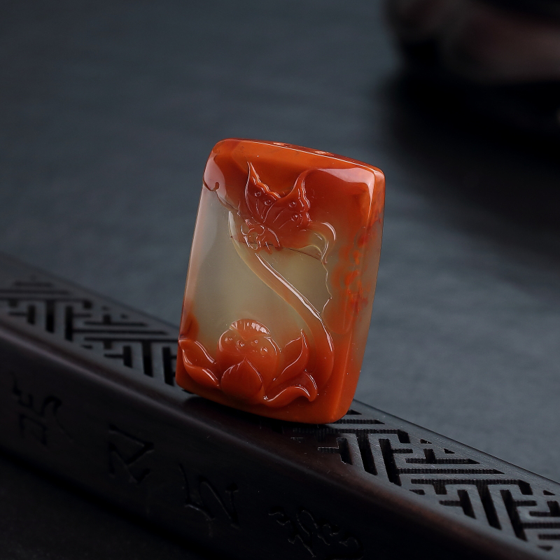 川料冻料南红蝶恋花吊坠-红掌柜