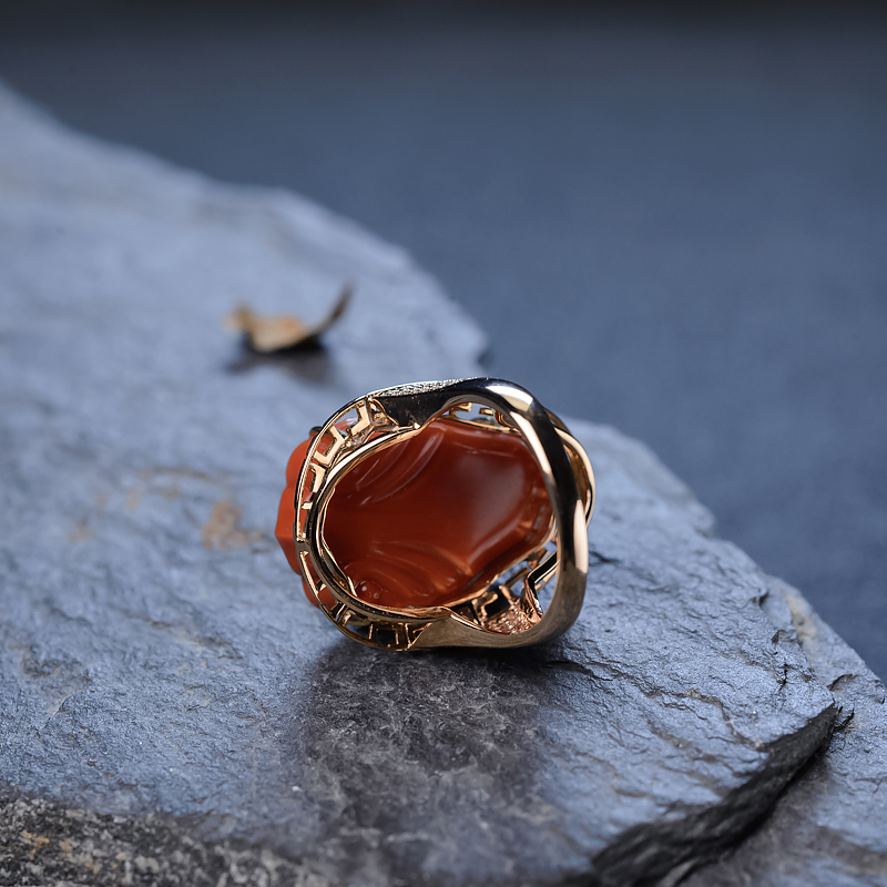 18K金镶钻川料柿子红南红龙头戒指-红掌柜