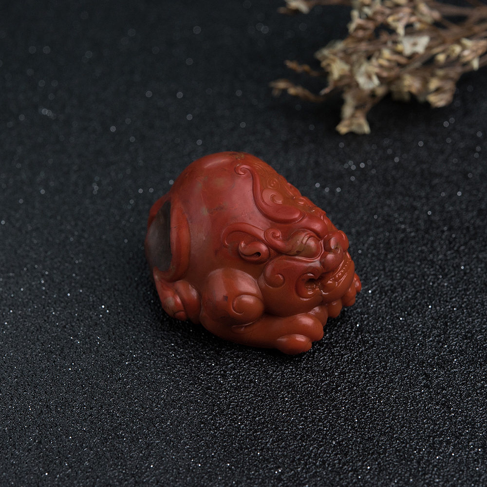 天然铁皮包浆料南红貔貅吊坠-红掌柜