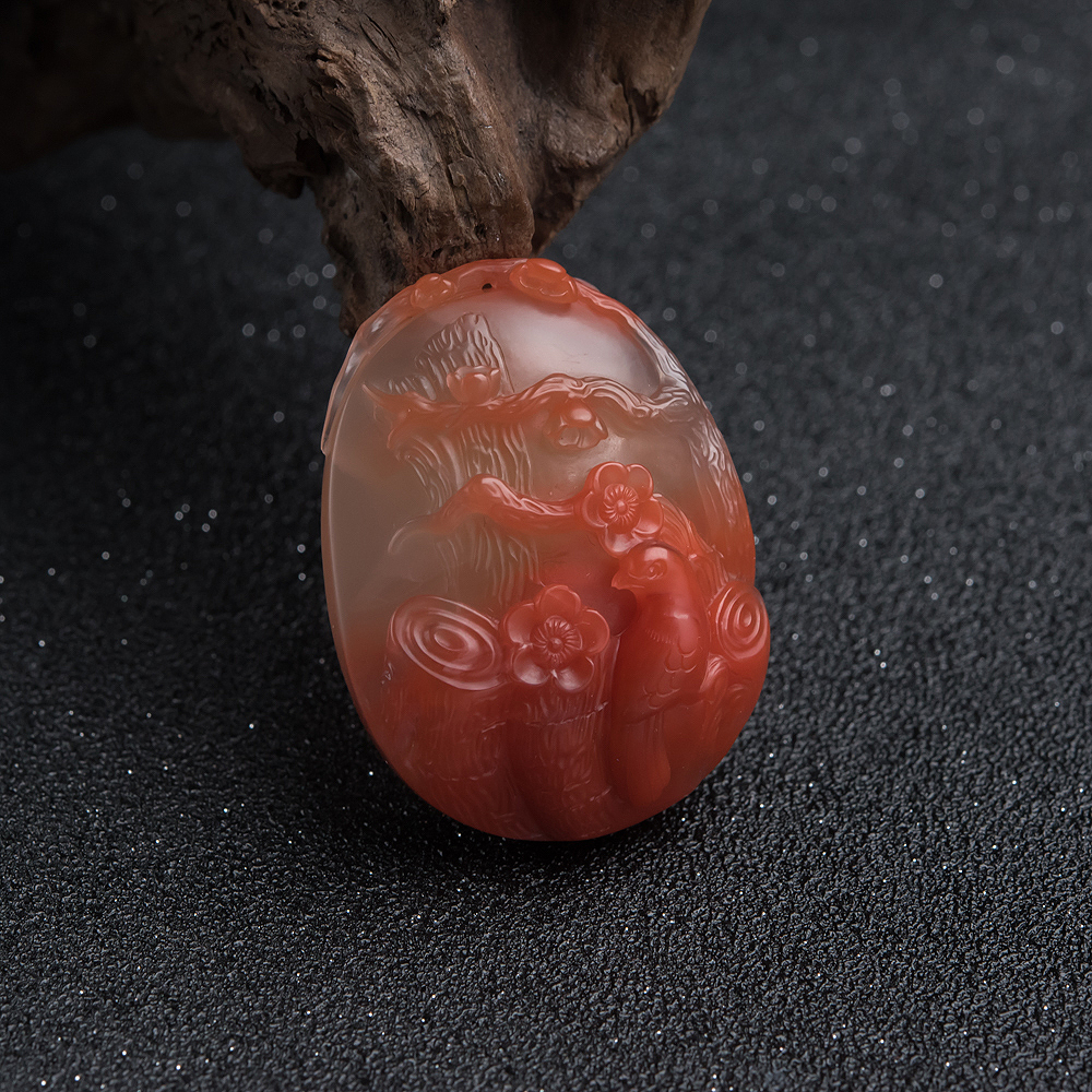 南红喜上眉俏吊坠-红掌柜