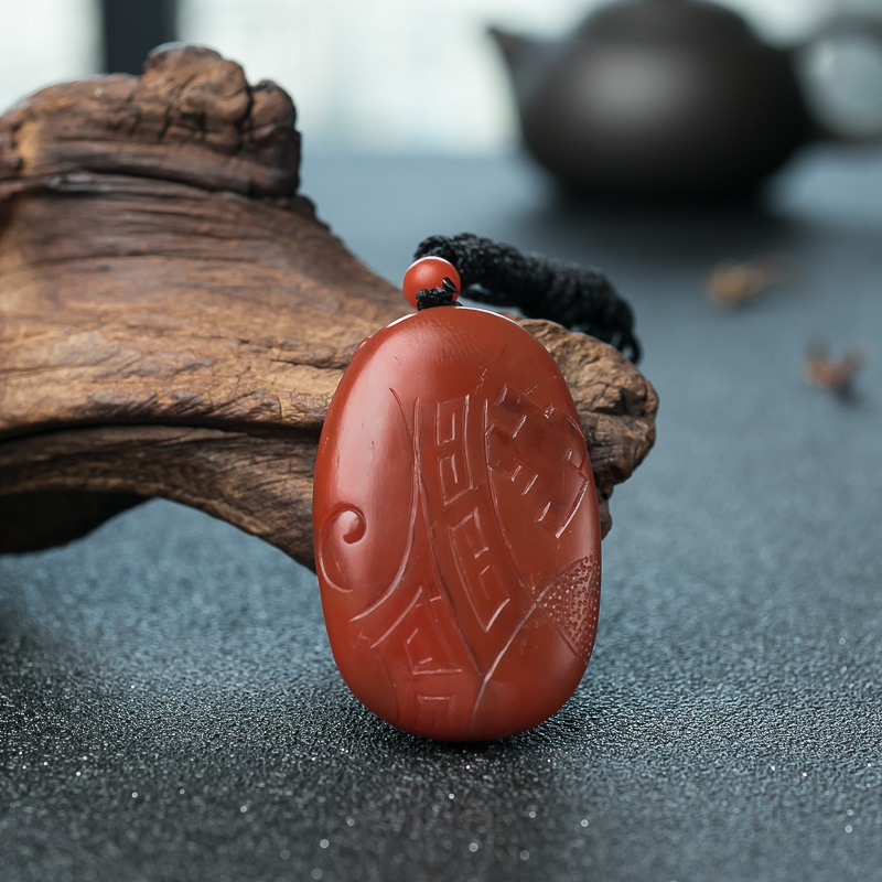 天然南红仿古龙吊坠-红掌柜