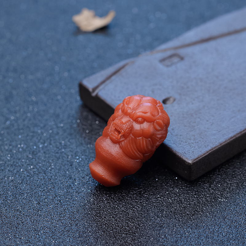 南红狮子三通-红掌柜