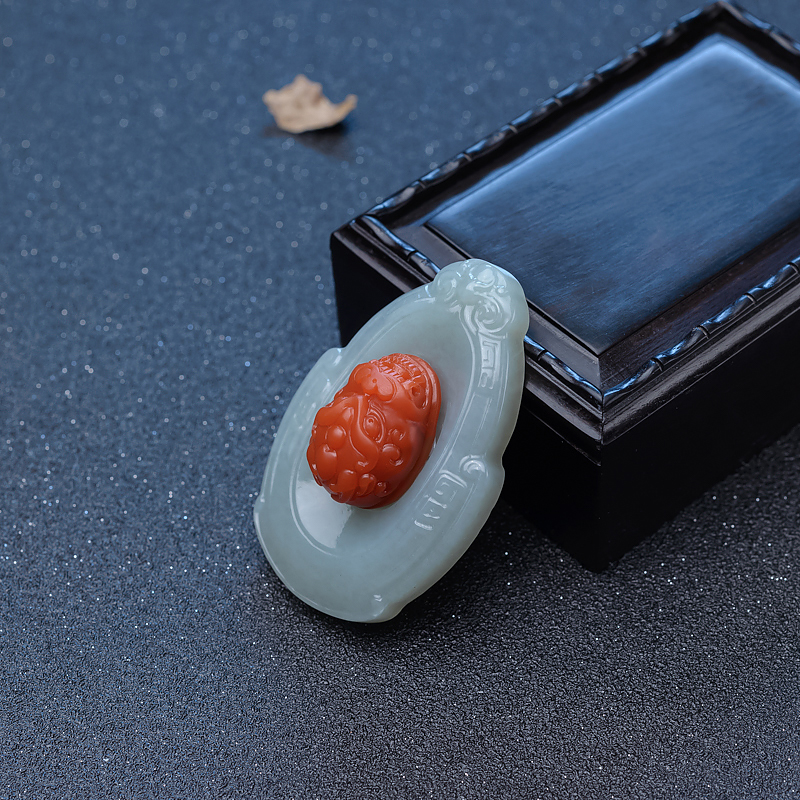 柿子红南红兽头吊坠-红掌柜