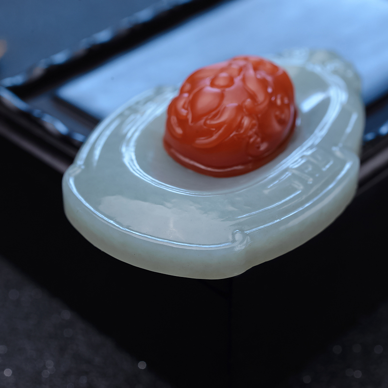 南红兽头吊坠-红掌柜