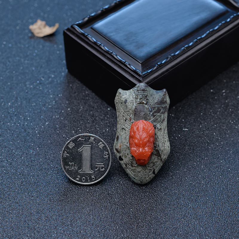 天然南红龙头吊坠-红掌柜