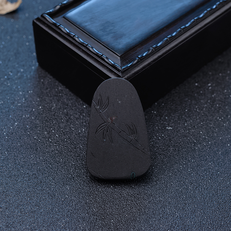 镶柿子红南红观音吊坠-红掌柜