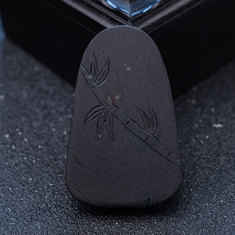 镶柿子红南红观音吊坠-红掌柜