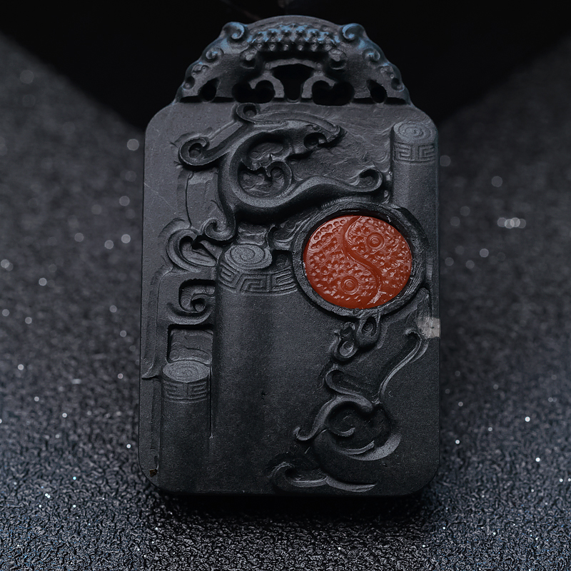 镶柿子红南红吊坠-红掌柜