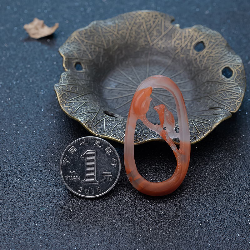 天然四川冰飘料南红镂空花鸟吊坠-红掌柜