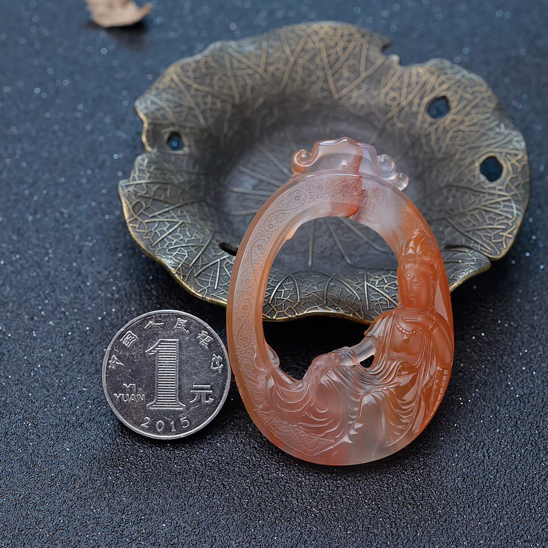 天然四川冰飘料南红镂空观音吊坠-红掌柜