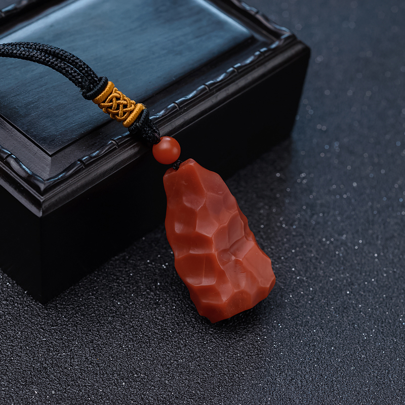 天然南红随形吊坠-红掌柜