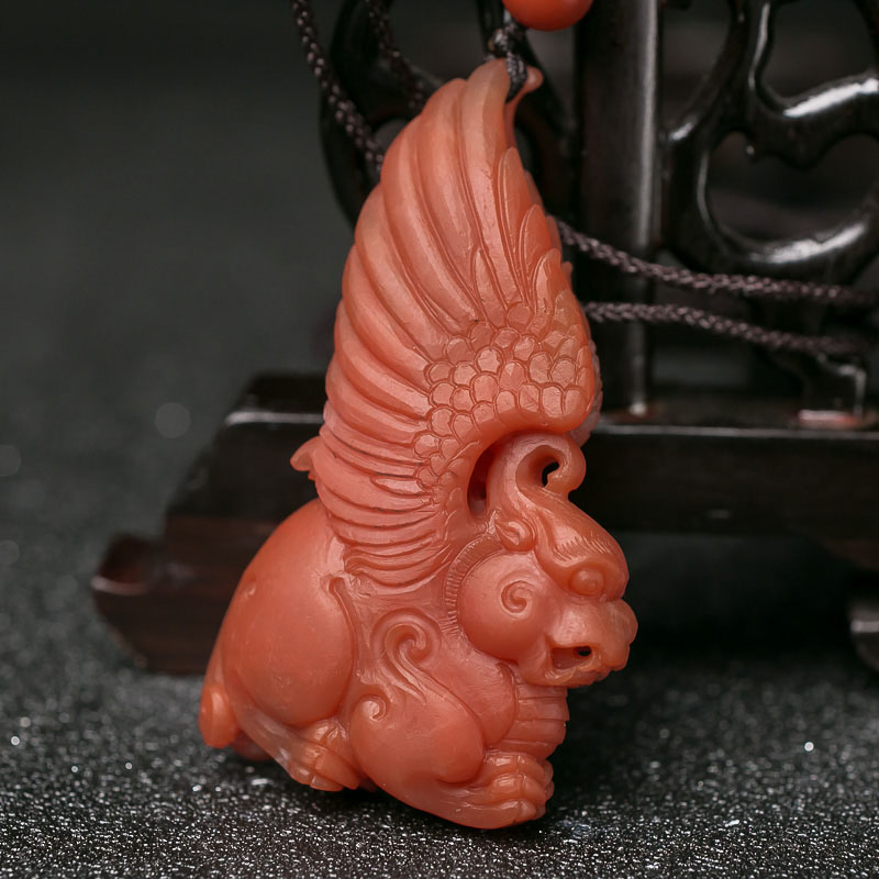 天然南红飞天瑞兽吊坠-红掌柜