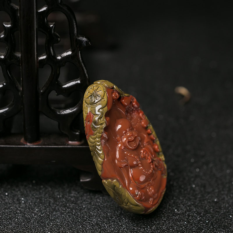 俏色南红吊坠-红掌柜