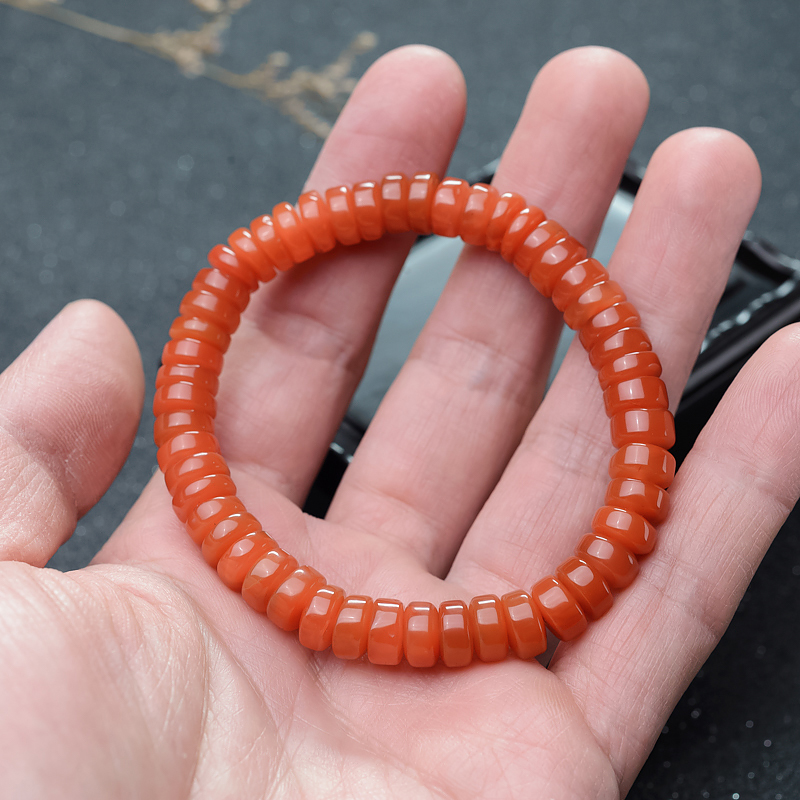 天然樱桃红南红手串-红掌柜