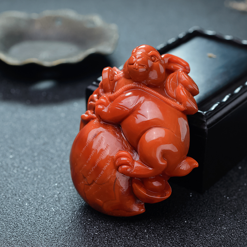 南红前途无量手把件-红掌柜