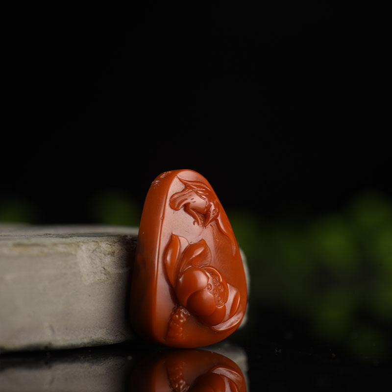 川料南红荷塘清趣吊坠-红掌柜