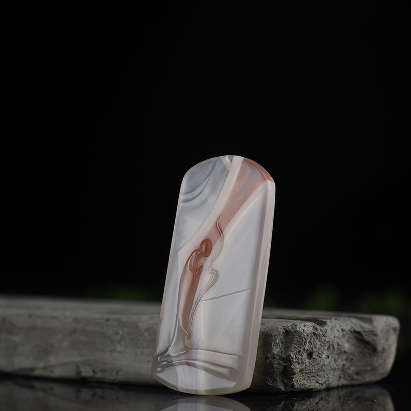 俏色南红吊坠-红掌柜