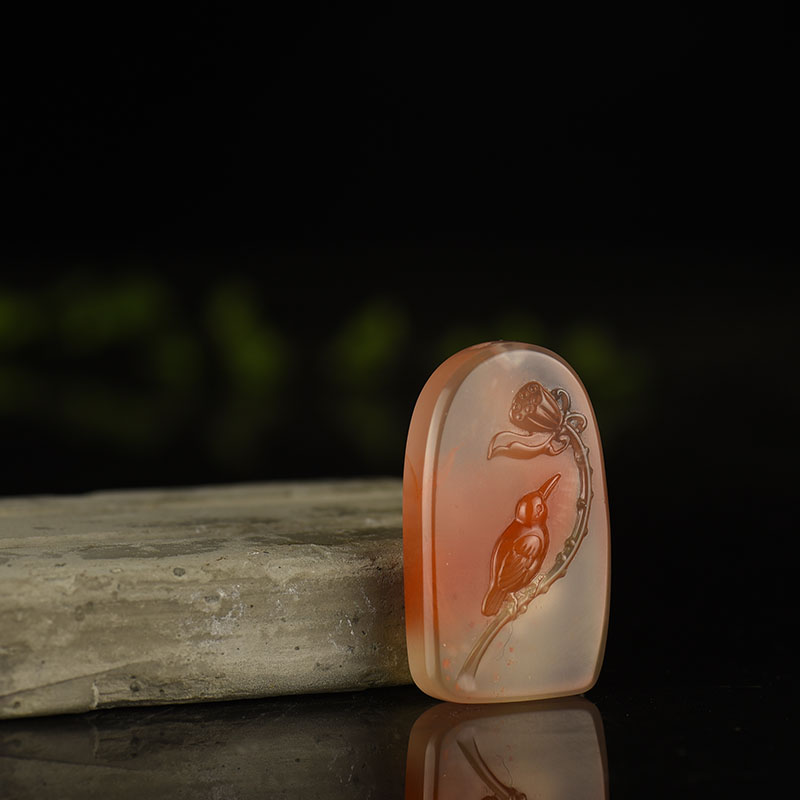 南红亭亭玉立吊坠-红掌柜