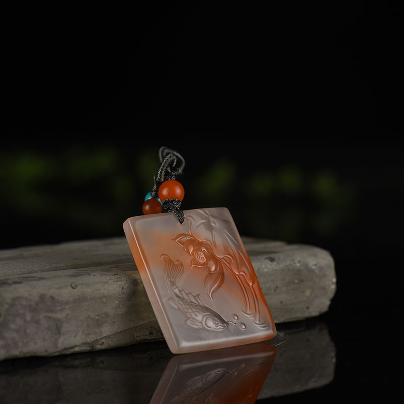 南红年年有余吊坠-红掌柜