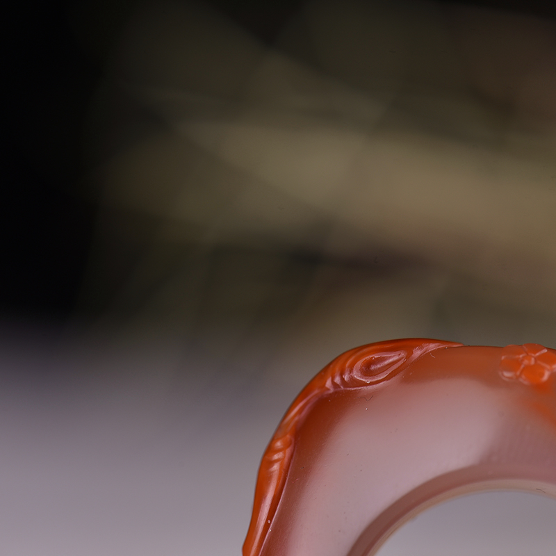 冰飘玫瑰红南红扳指-红掌柜