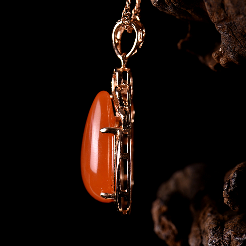 天然樱桃红南红吊坠-红掌柜