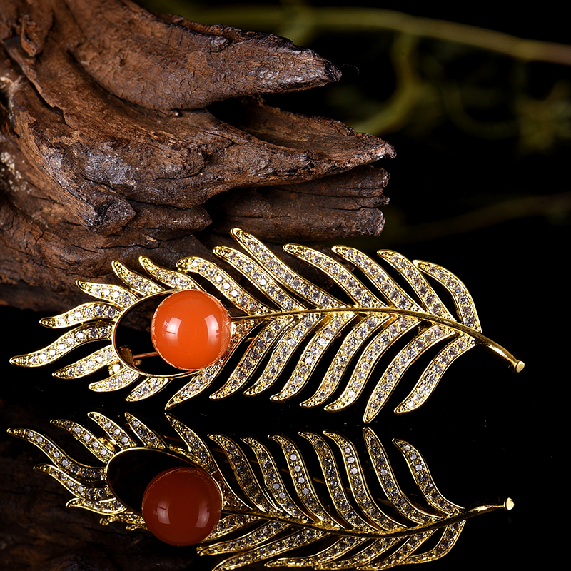 合金镶锆石樱桃红南红胸针-红掌柜