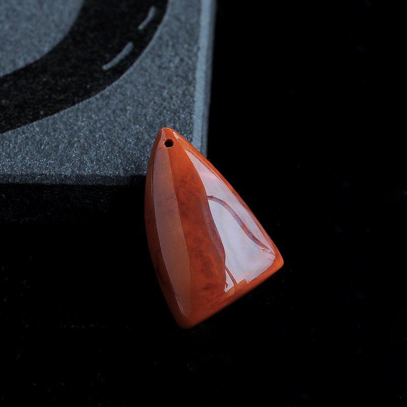 九口南红龙牙吊坠-红掌柜