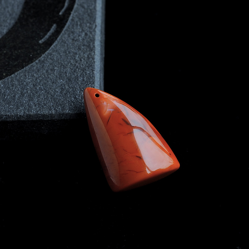 川料南红龙牙吊坠-红掌柜