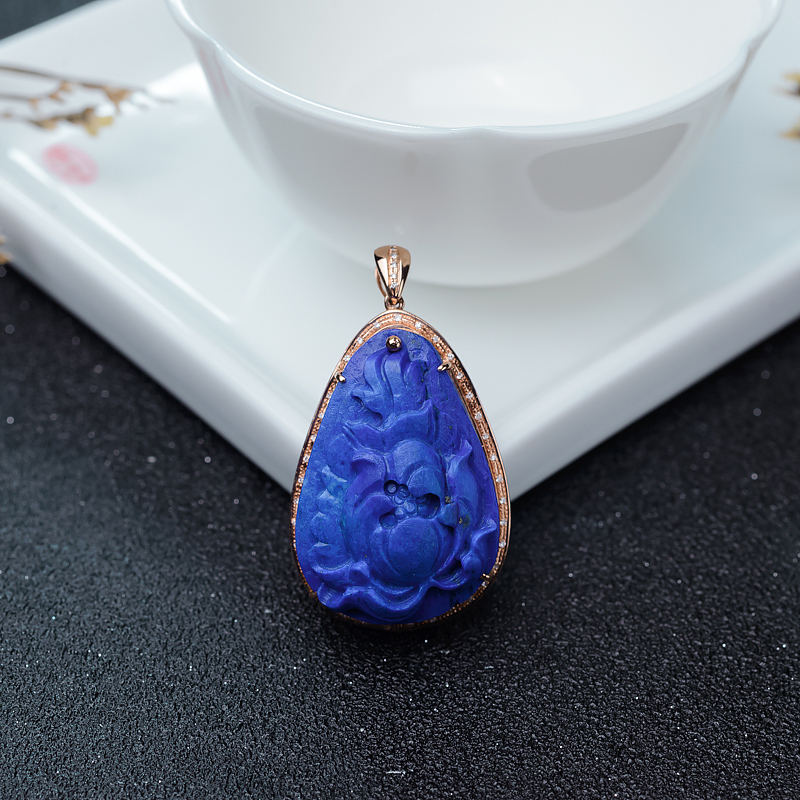 18K金镶钻天然深蓝色青金石牡丹花吊坠-红掌柜