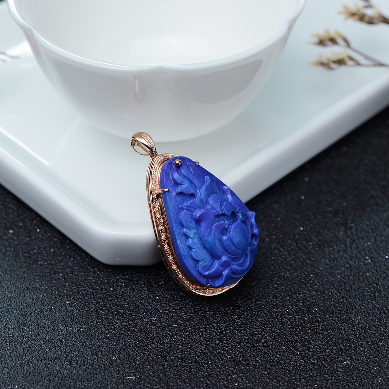 18K金镶钻深蓝色青金石牡丹花吊坠-红掌柜