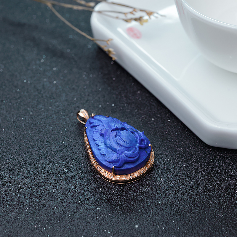 18K金镶钻天然深蓝色青金石吊坠-红掌柜