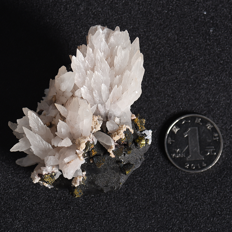 闪锌矿黄铜矿方解石摆件 - 红掌柜