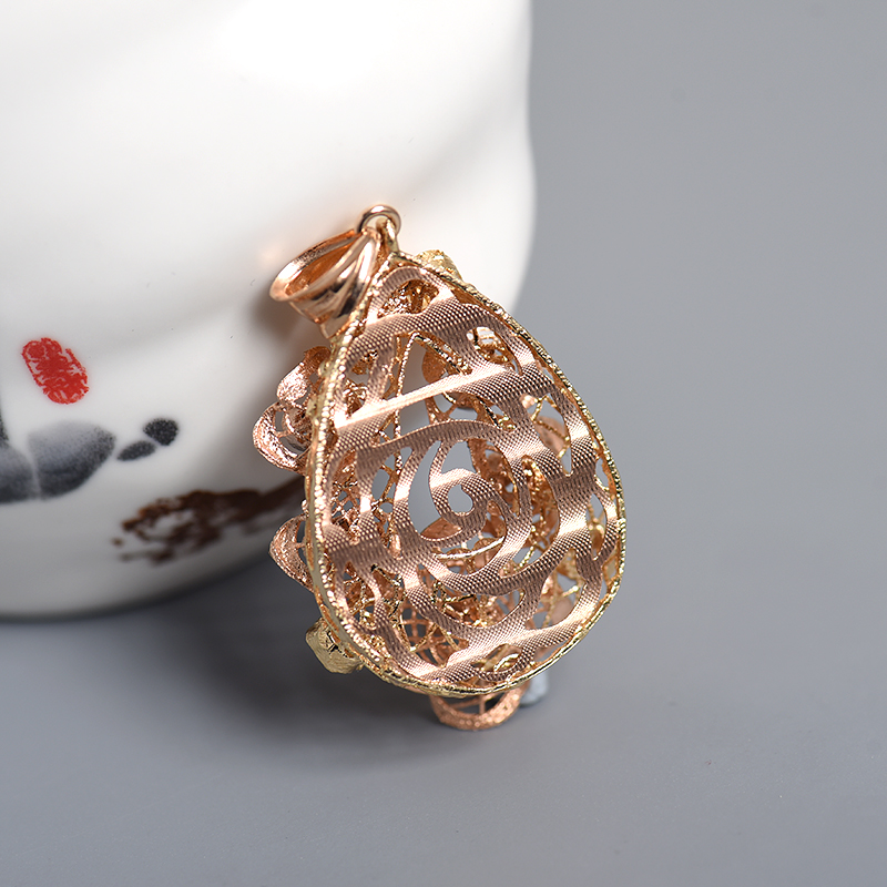 18K金吊坠 - 红掌柜