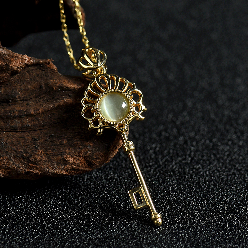 18k天然绿色金绿宝石吊坠-红掌柜