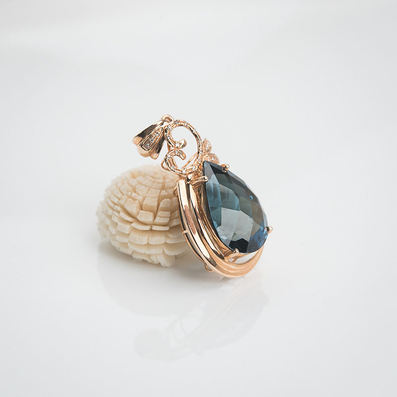 蓝色托帕石吊坠-红掌柜