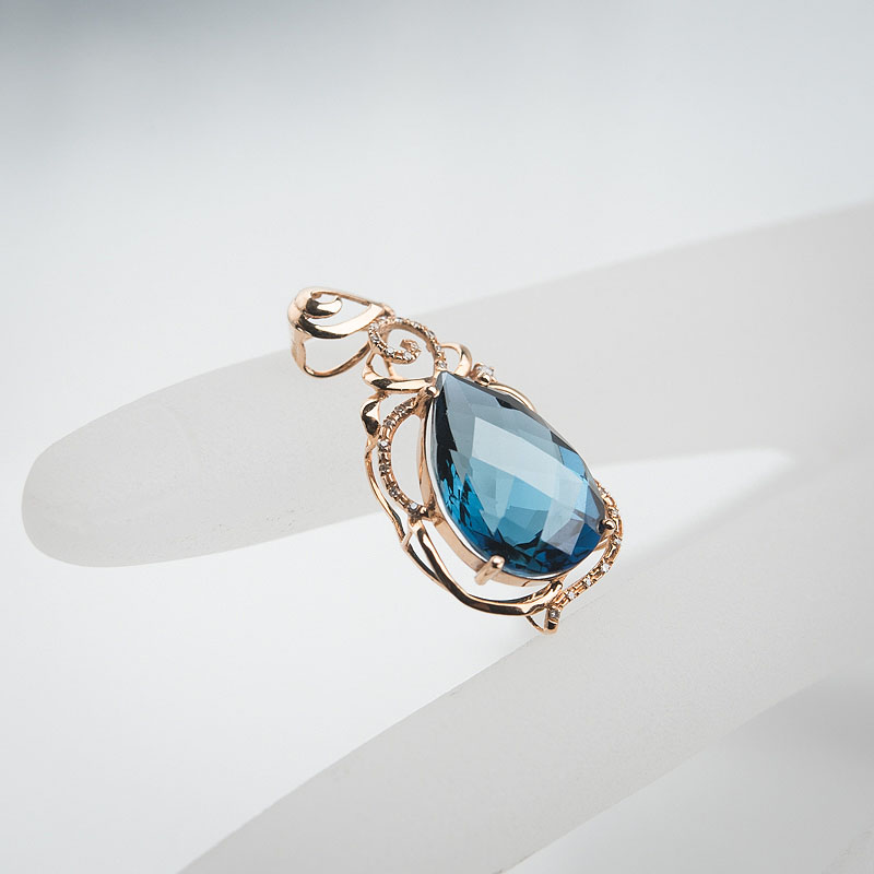 蓝色托帕石吊坠-红掌柜