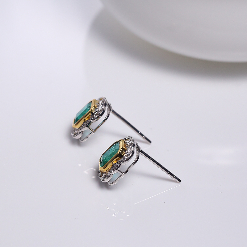 18K金镶钻祖母绿耳钉-红掌柜