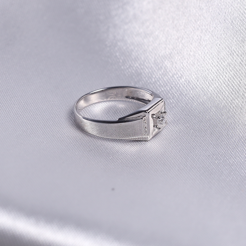 18K金镶钻戒指-红掌柜