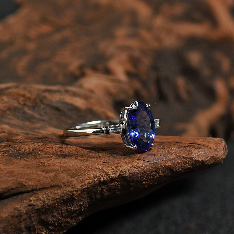 天然18K镶钻坦桑石刻面椭圆戒指 - 红掌柜