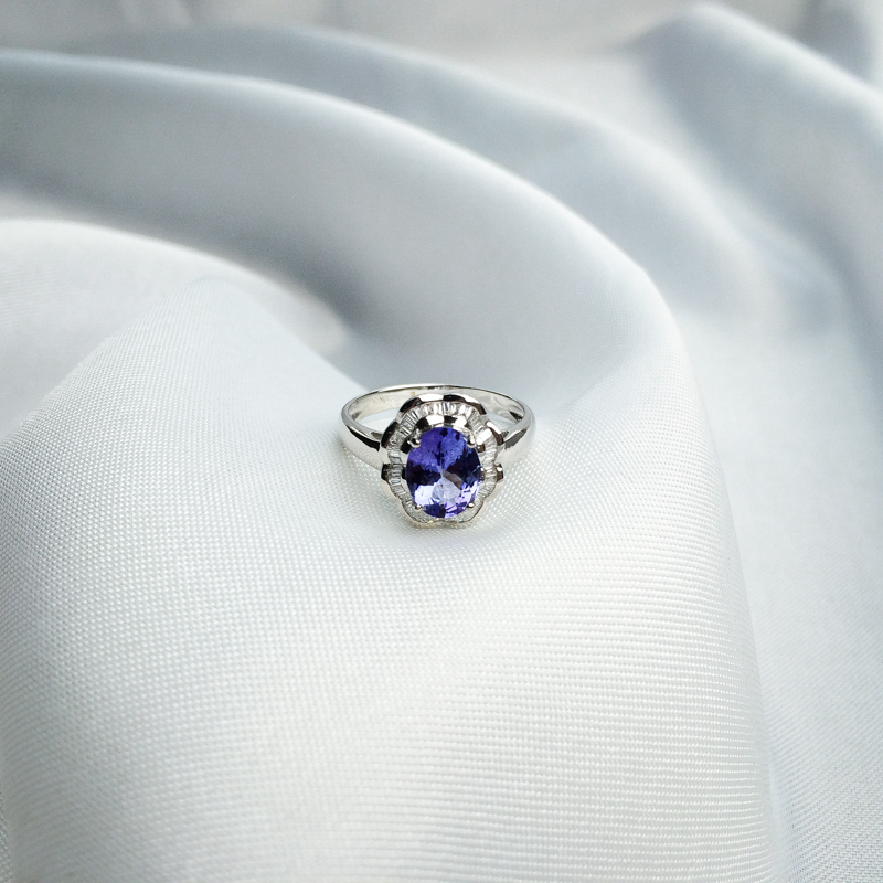 18k镶坦桑石戒指 - 红掌柜