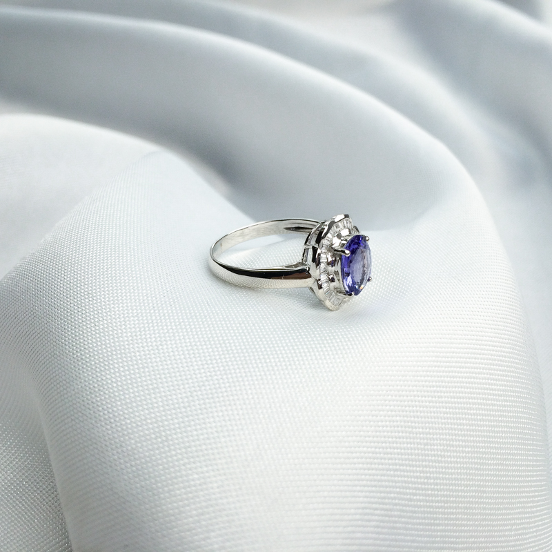 18k镶坦桑石戒指 - 红掌柜