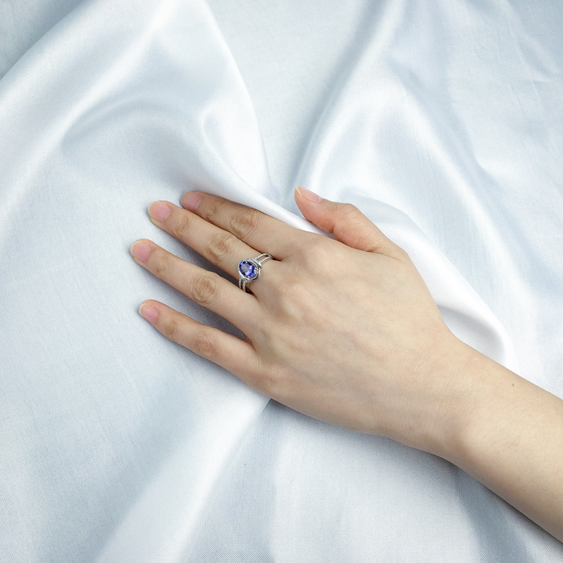 18K镶坦桑石戒指 - 红掌柜