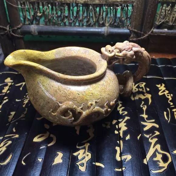 珊瑚玉-红掌柜珠宝