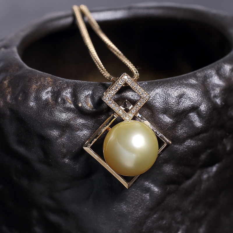 18k金镶钻金色珍珠项链-红掌柜