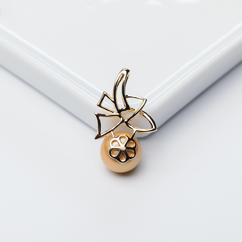 银镶淡水珍珠吊坠-红掌柜