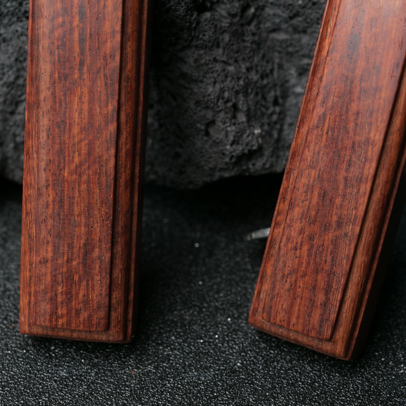 小叶紫檀镇尺-红掌柜