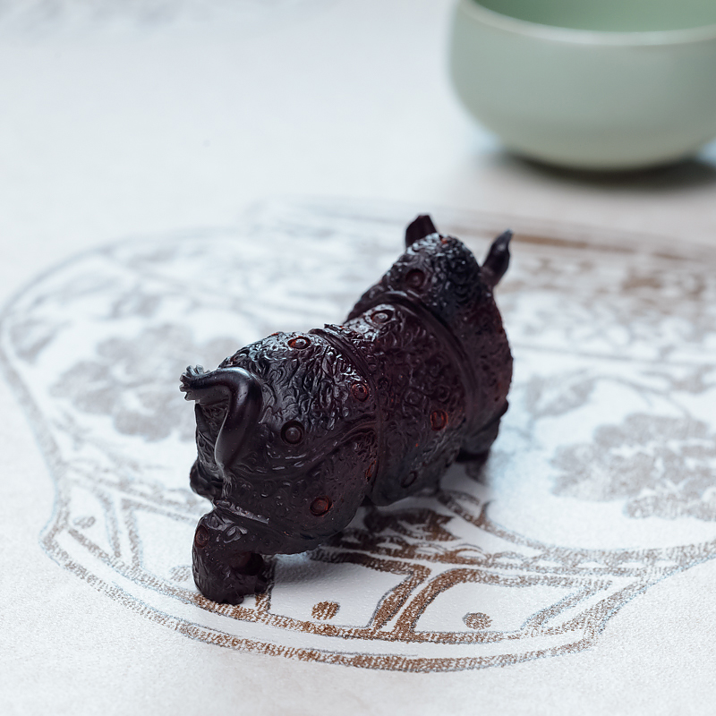 紫檀摆件-红掌柜