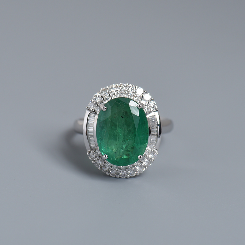 哥伦比亚18K白金镶钻鲜绿祖母绿刻面戒指 - 红掌柜