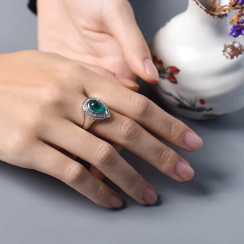 铂金镶钻蓝绿色祖母绿戒指-红掌柜